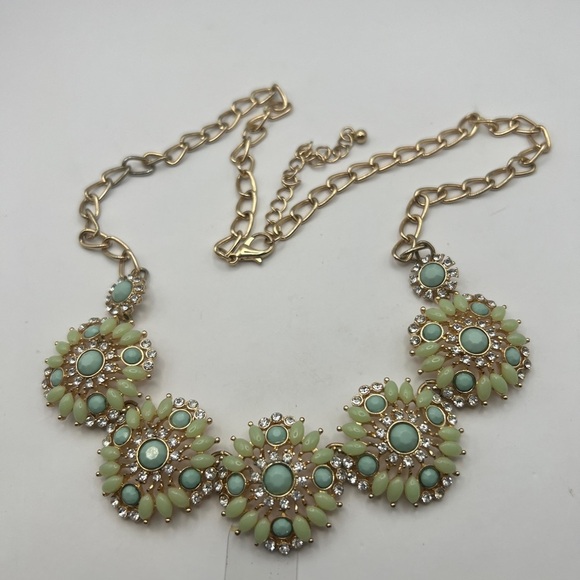 2 statement necklaces - Picture 8 of 16
